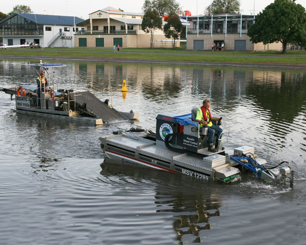 aquatic-technologies-weed-harvesting-services-01